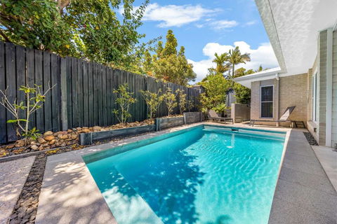 Pet Friendly Holiday Home With Pool On Alex - Darwin Tourism 1