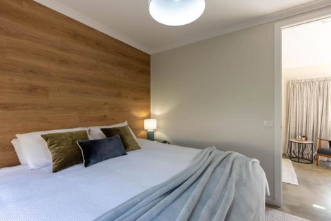 Pine Beach Guest House In The Heart Of Balnarring - Darwin Tourism 3