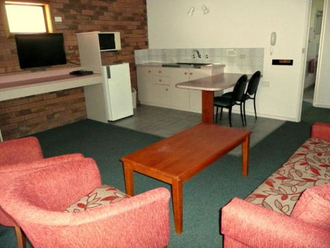 Pinnacle Holiday Lodge - Darwin Tourism 1