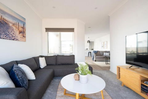 PIPER Modern Home Walk To Beach Shops Parks - Darwin Tourism 2