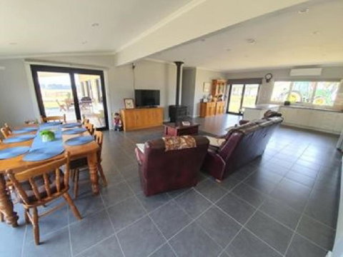 Pleasant Hill BnB - Darwin Tourism 3