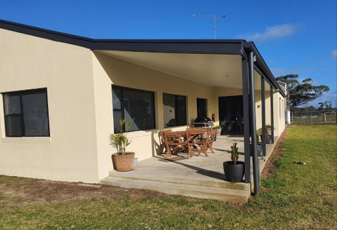 Pleasant Hill BnB - Darwin Tourism 0