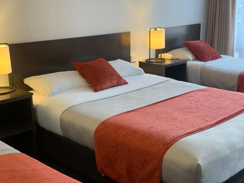 Ploughmans Motor Inn - Darwin Tourism 1