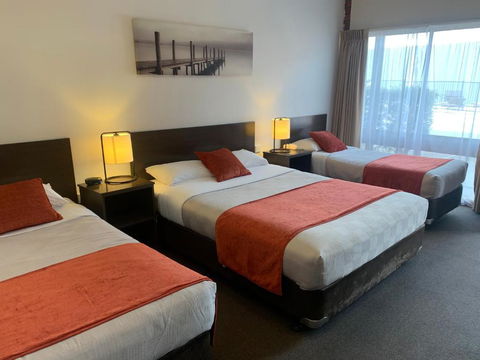 Ploughmans Motor Inn - Darwin Tourism 0