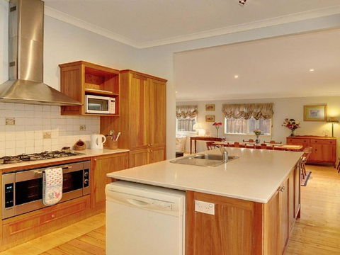 Plum Tree Cottage - Darwin Tourism 3