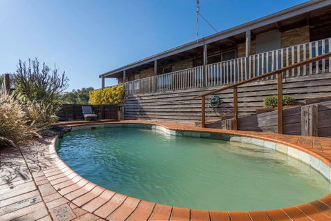 Port Philip Panorama - Bayview Retreat And Pool Bliss - Darwin Tourism 2