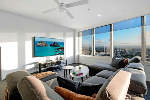 Q Tower Apartments In Surfers Paradise - From Level 3 - Self Contained & Privately Managed - Wow Stay - Darwin Tourism 2