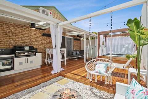 Private Outdoor Spa, Fire Pit - THE RETREAT COOLUM BEACH - Darwin Tourism 2
