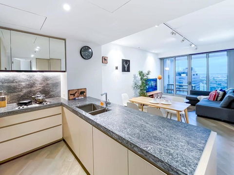 Pride Fawkner Apartments Bay-view (LXII) - Darwin Tourism 2