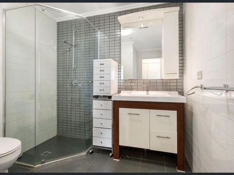 Private Room With Shared Washroom Only In 3bhk Apartment - Darwin Tourism 2