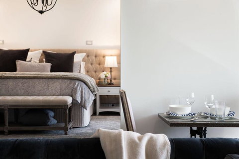 Provence Spa Villa 2 - Darwin Tourism 1