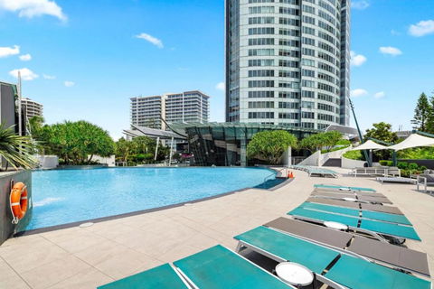 Q Tower At Surfers Paradise - From Level 3 - Private & Self Contained Apartments - Darwin Tourism 0