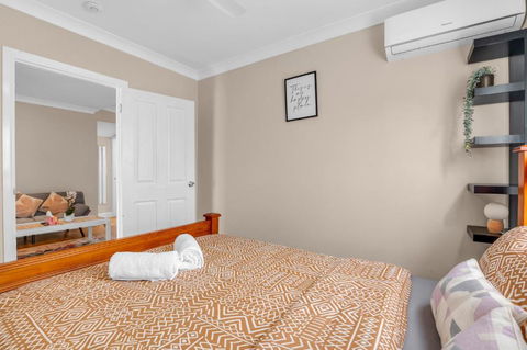 Quaint 2 Bedroom Fully Furnished Cottage - Darwin Tourism 2
