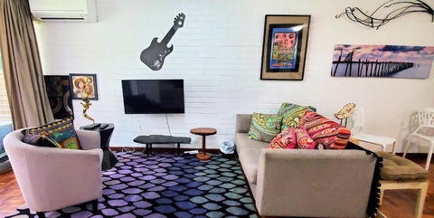 Quaint & Tranquil Subiaco 1 Bedroom Apartment - Darwin Tourism 3