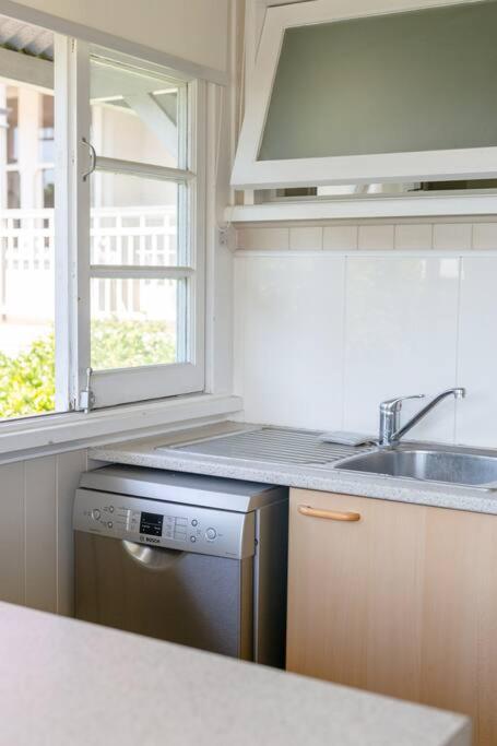Quaint & Cosy 1 Bedroom Apartment In Queenslander. - Darwin Tourism 2