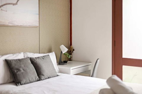 Quaint Double Room - Private Spot At Milperra - Shared Bathroom - Darwin Tourism 1