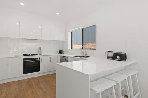 Quiet 2-Bed Retreat With Private Courtyard - Darwin Tourism 1