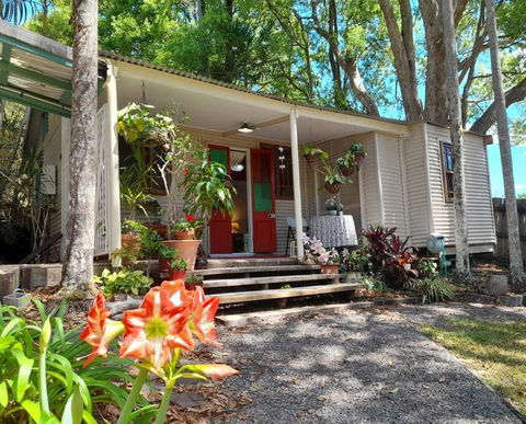 Quirky Cottage In Centre Of Maleny, Walk Everywhere - Darwin Tourism 0