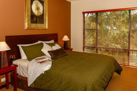 Rainbow Trail Chalets - Darwin Tourism 2