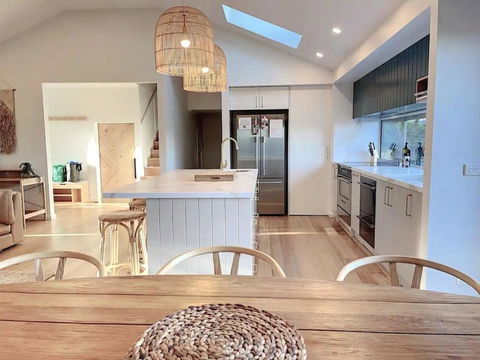 Red Hill Lane 5BedroomVineyard&RuralValleyViews - Darwin Tourism 2