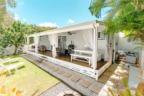 Private Outdoor Spa, Fire Pit, Cinema Room - THE COTTAGE COOLUM BEACH - Darwin Tourism 1