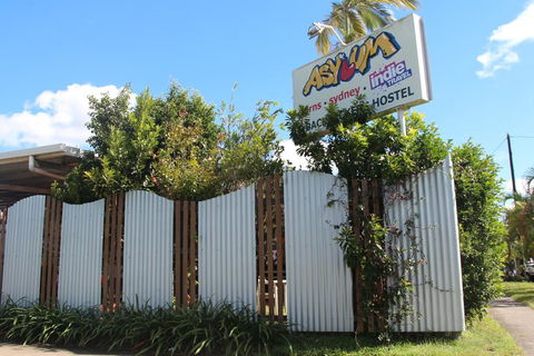 Asylum Cairns Hostel - Darwin Tourism 3