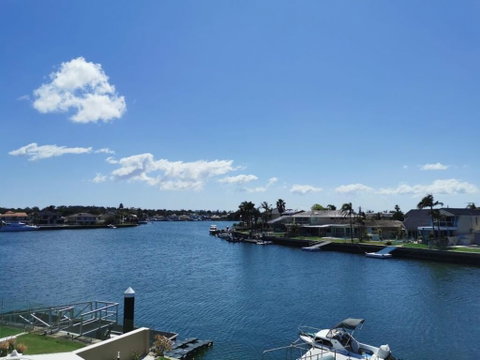 Attached Self Service Waterfront Whole Villa - Sydney - Darwin Tourism 0