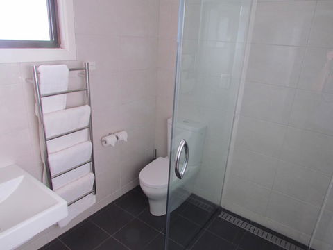 Augathella Motel & Caravan Park - Darwin Tourism 1
