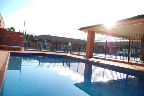 Australian Settlers Motor Inn - Darwin Tourism 1
