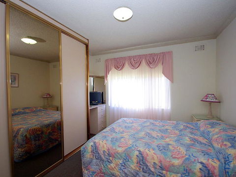 Avilla Court 1 - Darwin Tourism 1