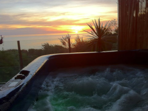 Award Winning Beach Front Retreat - Darwin Tourism 0