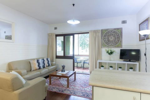 B2 Broadway Abode Close To Swan River, UWA & Hospitals - Darwin Tourism 3