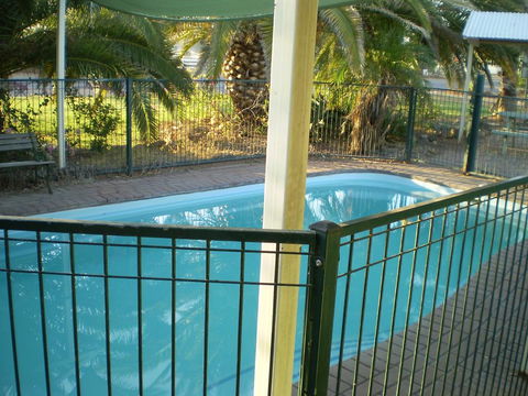Banjos Overnight And Holiday Units - Darwin Tourism 2
