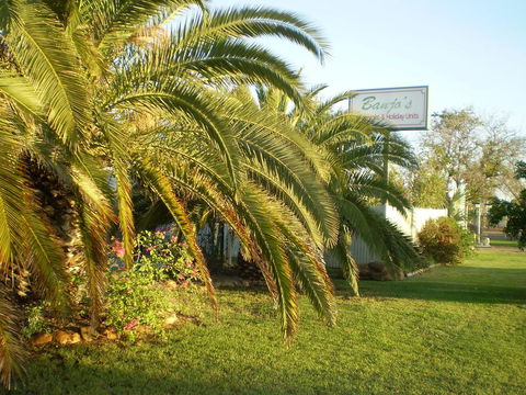 Banjos Overnight And Holiday Units - Darwin Tourism 0