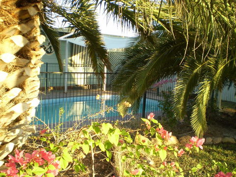 Banjos Overnight And Holiday Units - Darwin Tourism 3