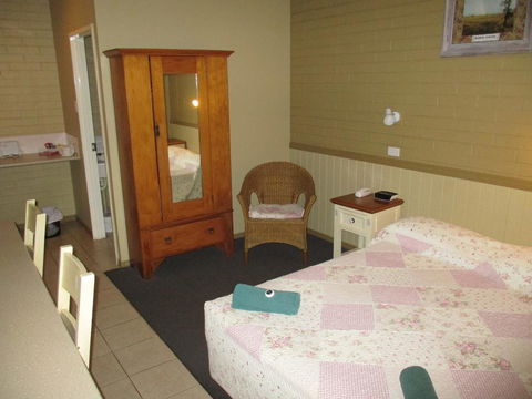 Barcaldine Country Motor Inn - Darwin Tourism 1