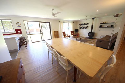 Barefoot Bungalow At Hat Head - Darwin Tourism 1