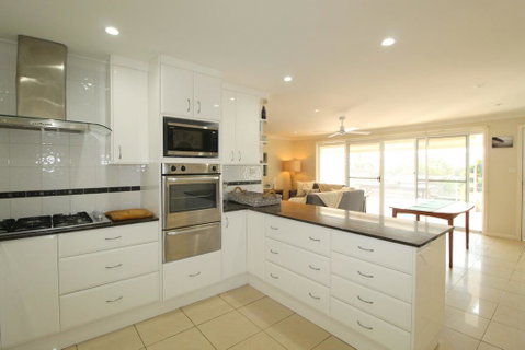 Barefoot, 32 Skyline Crescent, Crescent Head - Darwin Tourism 2