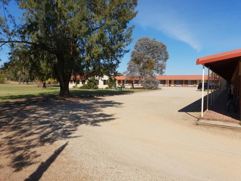 Barooga Golf View Motel - Darwin Tourism 0