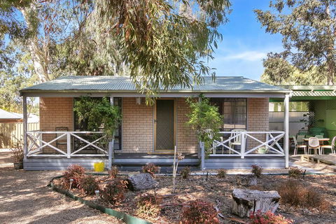 Barossa Country Cottages - Darwin Tourism 2