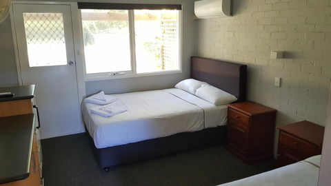 Bateau Bay Hotel - Darwin Tourism 0