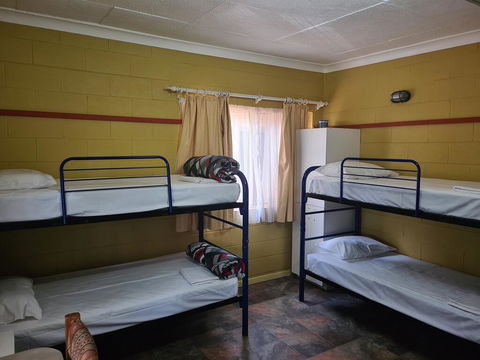 Bateman Bay Holiday Park & Batemans Bay YHA - Darwin Tourism 2