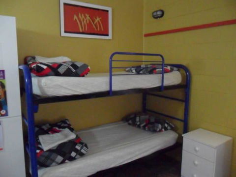 Bateman Bay Holiday Park & Batemans Bay YHA - Darwin Tourism 3