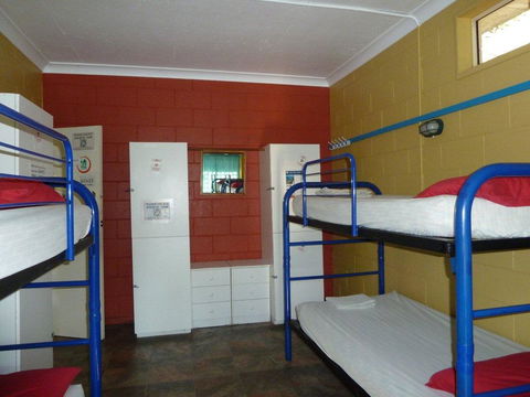 Bateman Bay Holiday Park & Batemans Bay YHA - Darwin Tourism 1