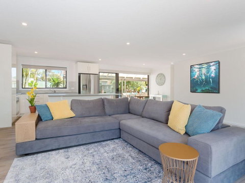 Bay Dream Believer', 16 Verona Road - Pet Friendly, Boat Parking & WIFI - Darwin Tourism 1