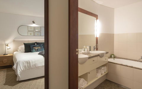 Beach Suites - Darwin Tourism 1