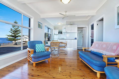 Beachcomer, Unit 1 - The Entrance, NSW - Darwin Tourism 3
