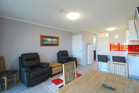 Beachfront 4, 25 Willow Street - Darwin Tourism 1