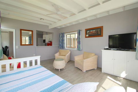 Beachfront 6, 25 Willow Street - Darwin Tourism 2
