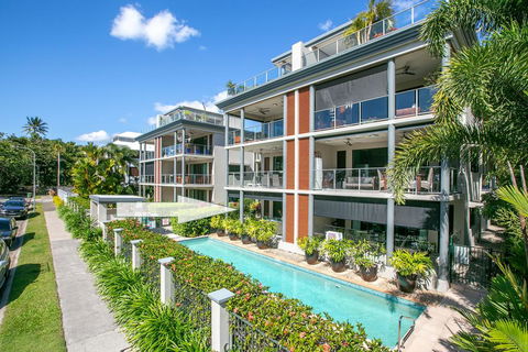 Beachfront Apartment With Ocean Views - Darwin Tourism 1